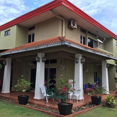 Casapelindung Guesthouse Куантан Экстерьер фото